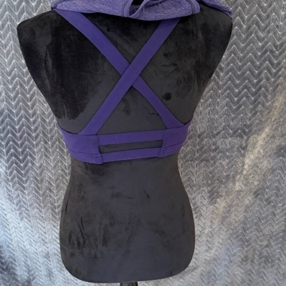 Lululemon‎ Twist & Reach Tank in Heathered Aeon Size 6 - Picture 6 of 8